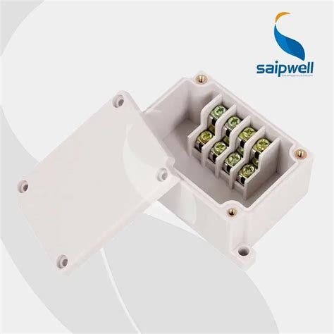 ok to use plastic wire clamp on metal juntion box|plastic box vs metal junction box.